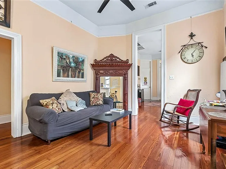 2101 S Carrollton Ave — Photo 4