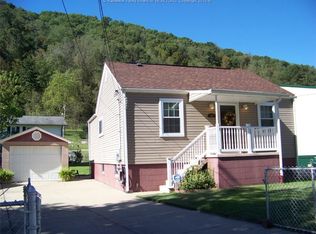 741 Bays Dr, Charleston, WV