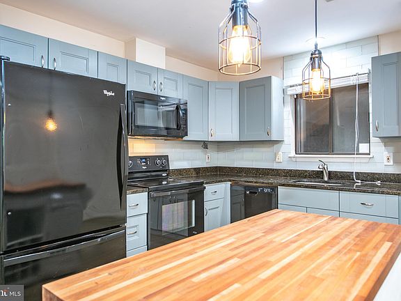 3rd image of 2802 Lee Oaks Pl APT 203
