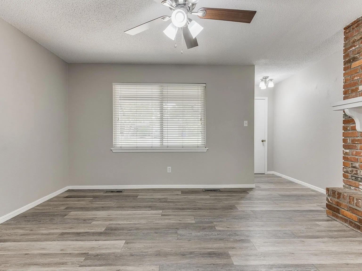 3 bed, 1223 sqft, $1,425 — Photo 3