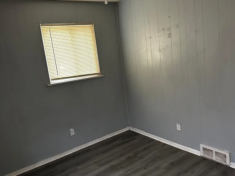 22738 Sharrow Ave — Photo 11