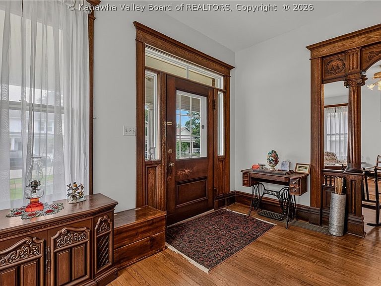 Listing photo 2