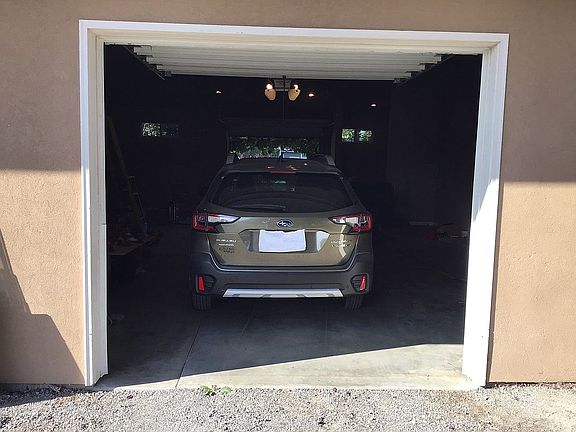 Garage w/passthrough/wk area