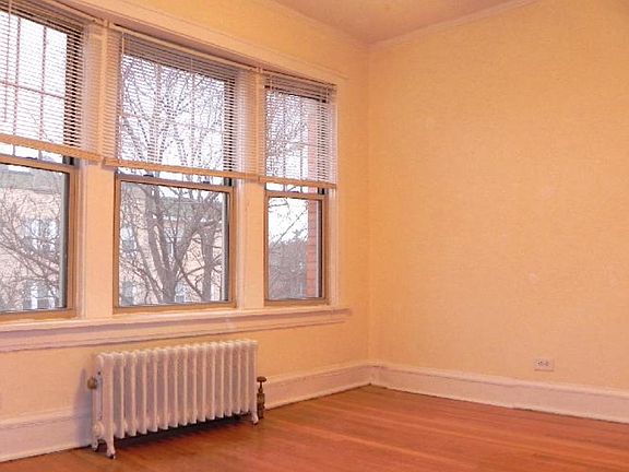 3rd image of 1601 W Berteau Ave #3