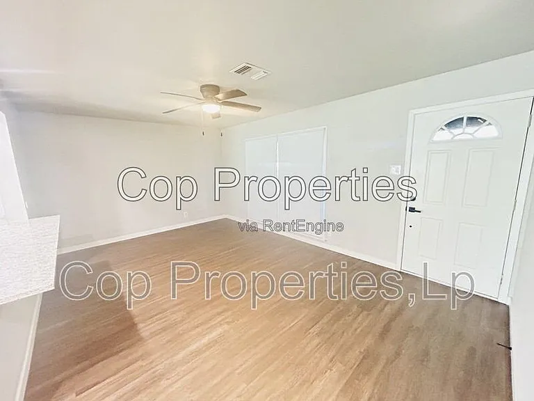 2914 Greenacres St — Photo 9