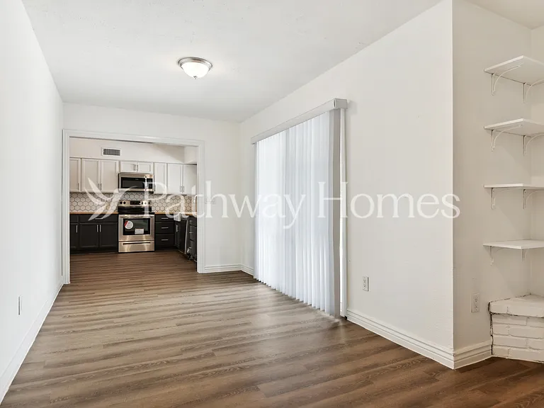 314 E Moore Ave — Photo 9