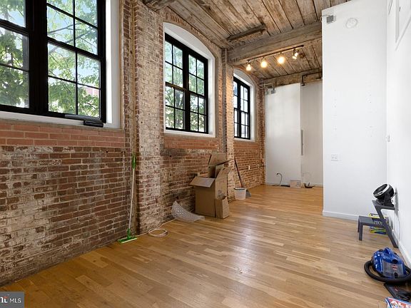 3rd image of 1737 N Howard St #1C