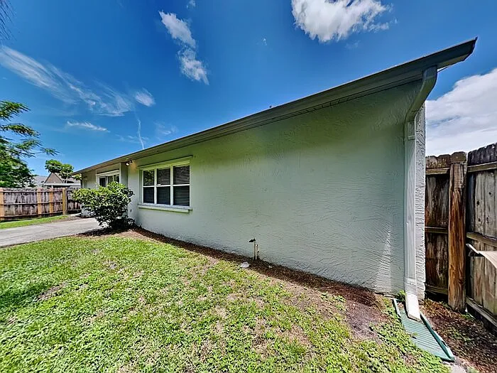 7132 Waxwing Dr — Photo 2