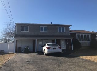 348 W 15th St, Deer Park, NY 11729