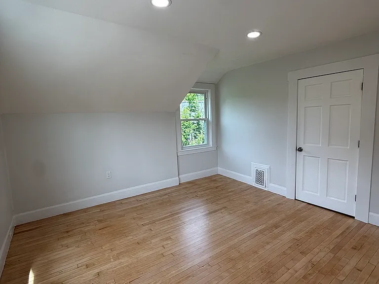 421 Belgrade Ave — Photo 14