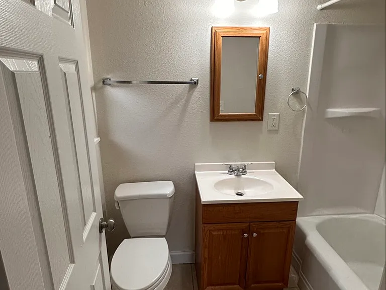 310 Washington Ave #A — Photo 8
