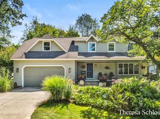 7976 Pine Edge Ct SE, Alto, MI 49302