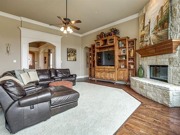 5th image of 1540 Asbury Ln