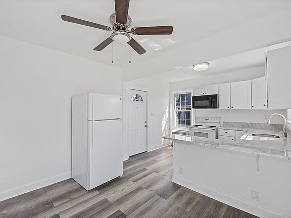 5th image of 201 W Howard St #2