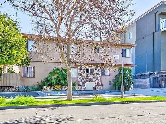 3rd image of 838 S Gramercy Pl