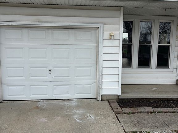 2nd image of 101 Ada Ave #101