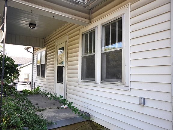 3rd image of 322 Pullen Ave
