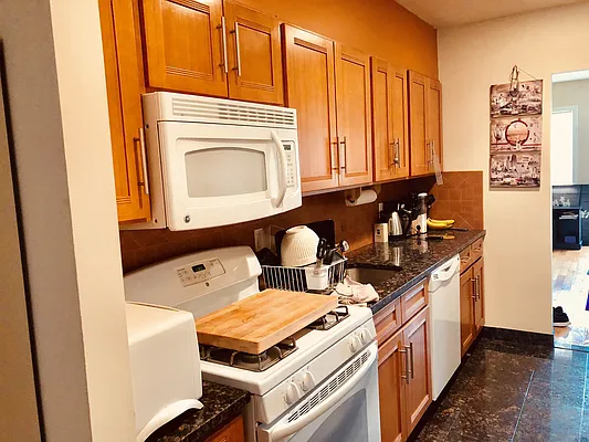 Rented by Signature Spaces NYC Corp | media 28