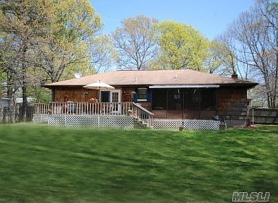 4th image of 115 Pinelawn Ave