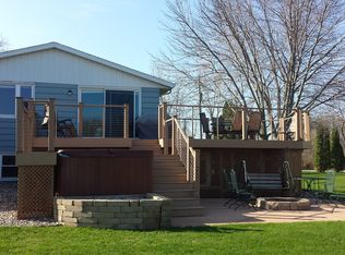 5240 Primrose Ln, Oshkosh, WI 54904