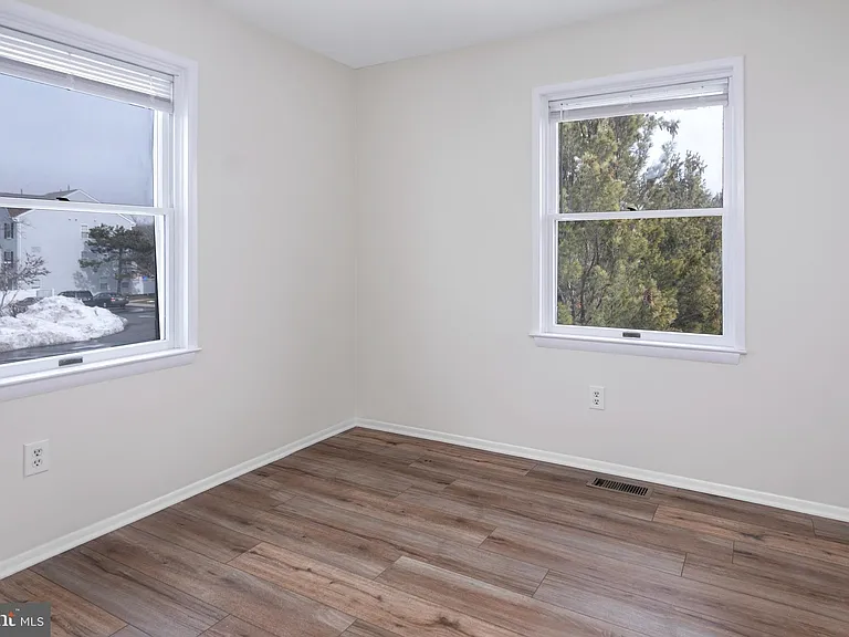 191 Jonathan Dayton Ct — Photo 15