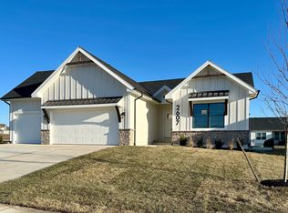 2607 SW Firefly Ln, Lees Summit, MO 64082