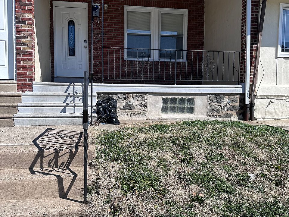 1st image of 2647 S 68th St