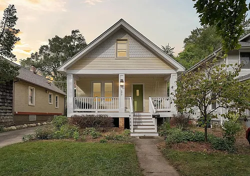 577 Laprairie St Photo 1