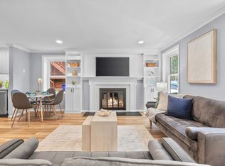 17 Henley St APT B, Charlestown, MA 02129