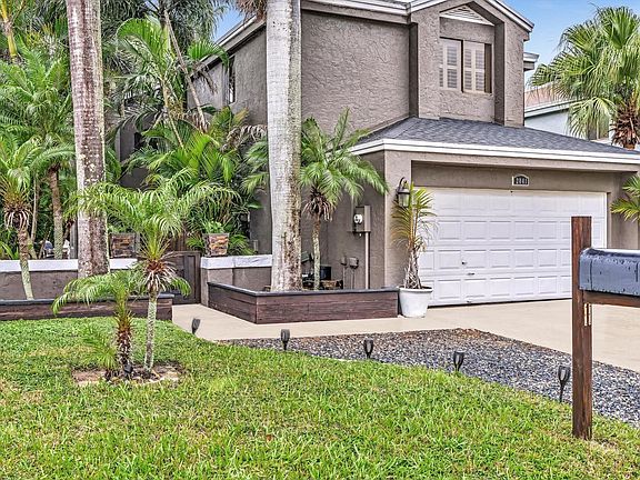 4th image of 2041 NW 37th Avenue