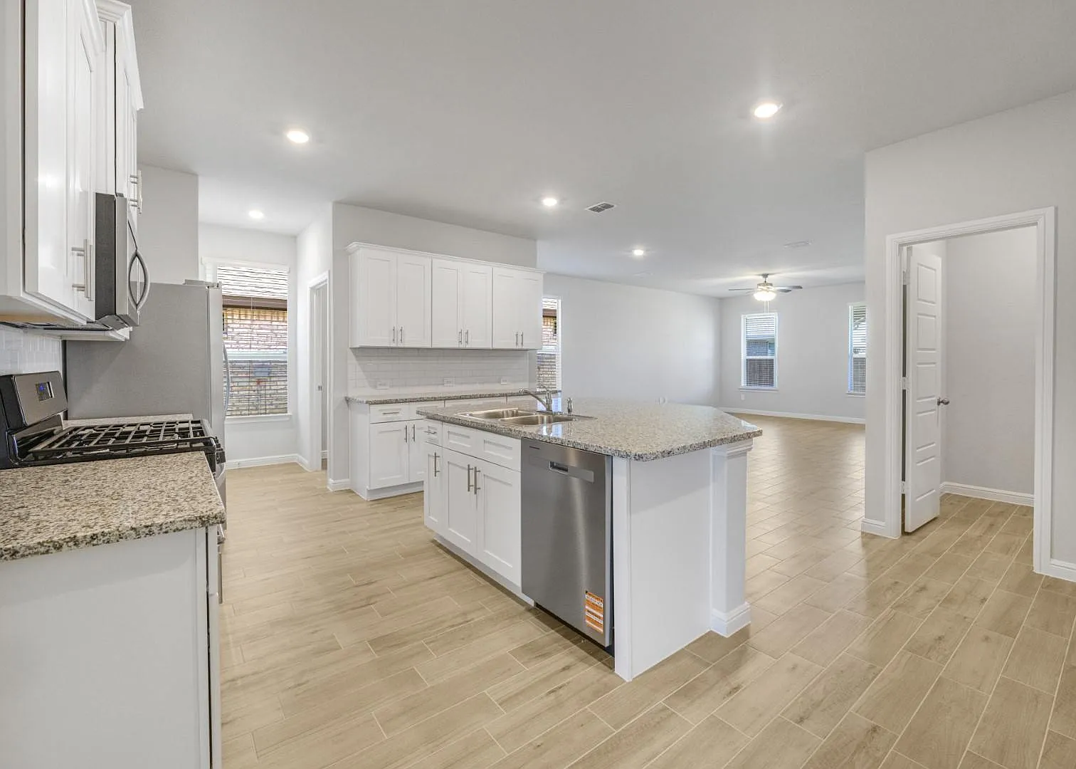 1208 Patti Lane — Photo 2