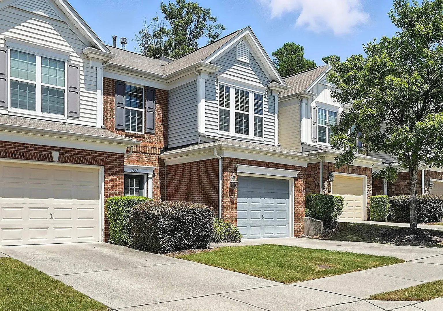 Charming 3BD, 2.5BA Cary Townhome in a Prime Location Near Shopping, Dining, Interstates, and RDU... — Photo 1