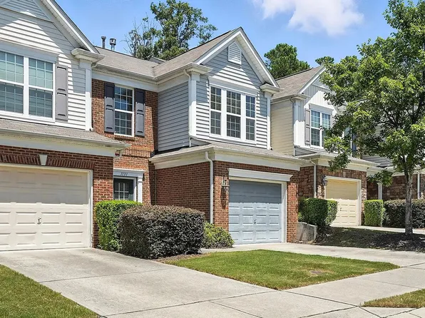 1131 Kingston Grove Dr, Cary, NC 27519
