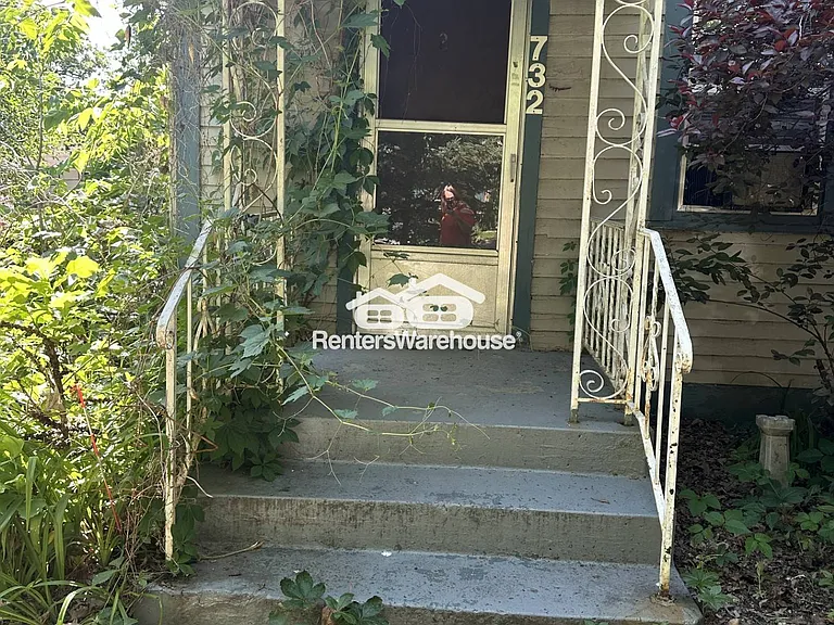 732 19th St #2 — Photo 1