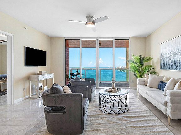 5th image of 2650 Lake Shore Drive #2002