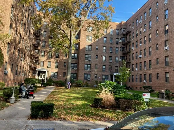 2465 Haring St APT 3F, Brooklyn, NY 11235