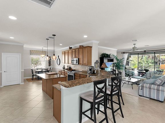 4th image of 3907 Treasure Cove Cir