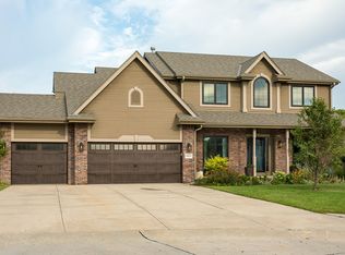 18111 Howe Cir, Omaha, NE 68130