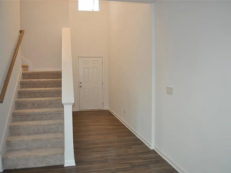 5745 Thornton Dr — Photo 33