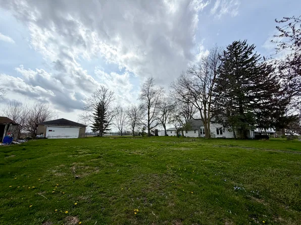 610 W Green St, Newman, IL 61942