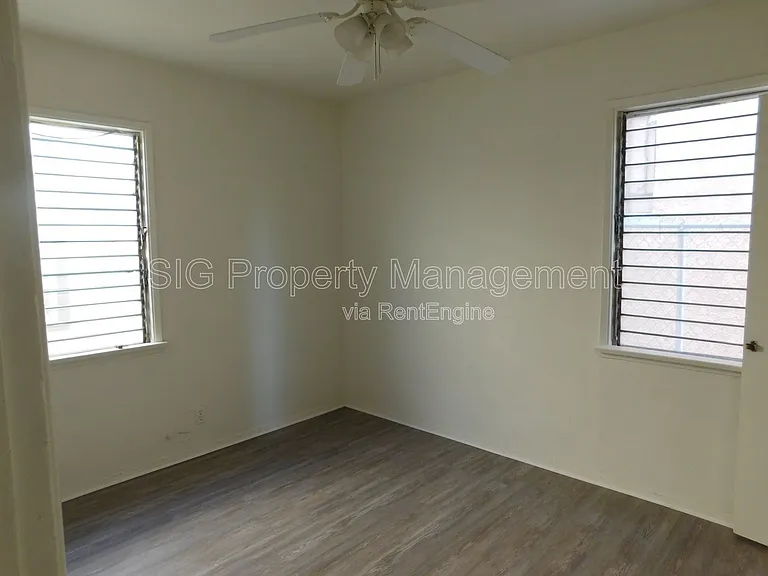 417 E Elmwood Ave #B — Photo 8