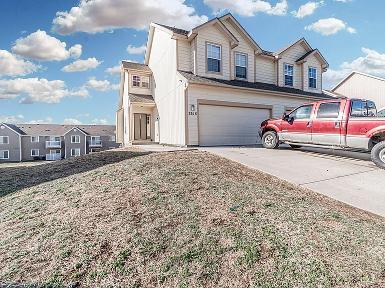 2615 Kathie Dr — Photo 1