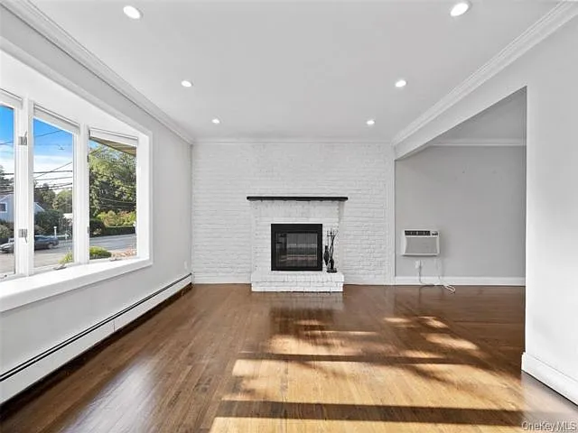 4 bed, 2.0 bath, 1750 sqft, $5,450 — Photo 3