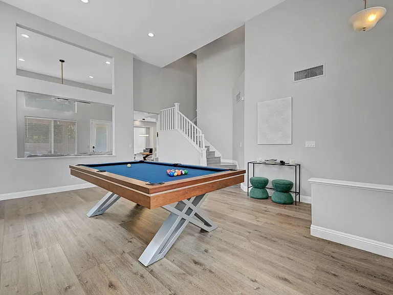 2239 Le Conte Ave — Photo 5