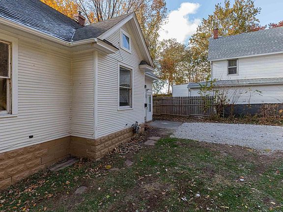 2nd image of 1309 Clay St