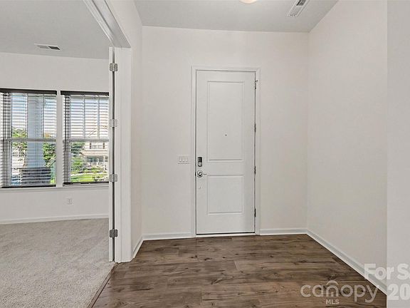 4th image of 6343 Clarisse Dr SW