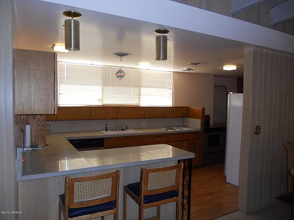 3rd image of 7530 N Village Ave