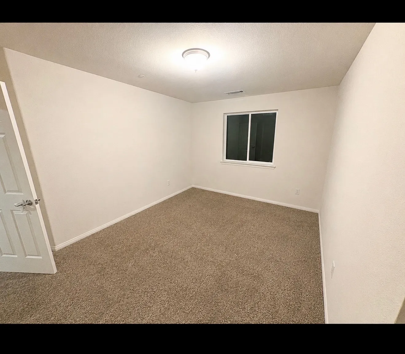4 bed, 1439 sqft, $2,700 — Photo 1