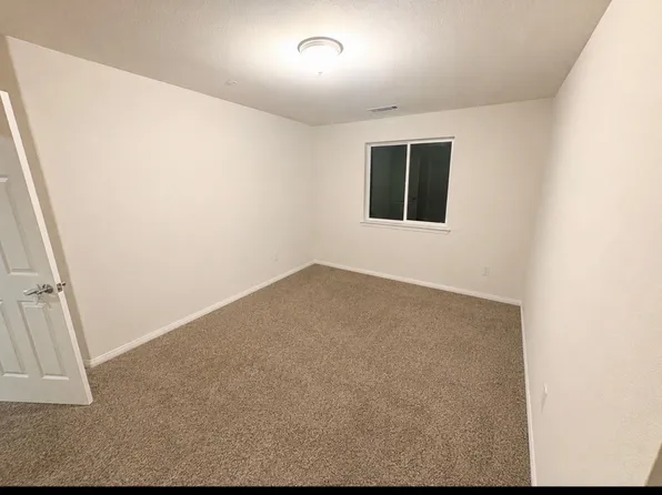 7480 W Meadowlark Ct, Winton, CA 95388