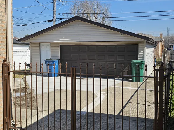 281 Marquette Ave, Calumet City, IL 60409